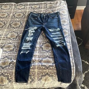 American Eagle distressed hi-rise jegging